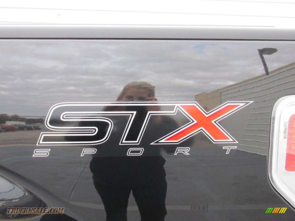 2014 F150 STX SuperCab - Tuxedo Black / Black photo #16