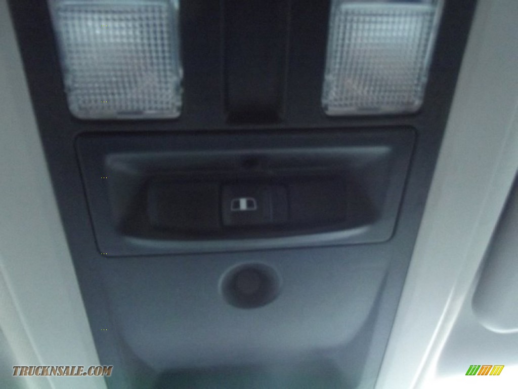 2011 Ram 1500 SLT Quad Cab 4x4 - Bright White / Dark Slate Gray/Medium Graystone photo #29