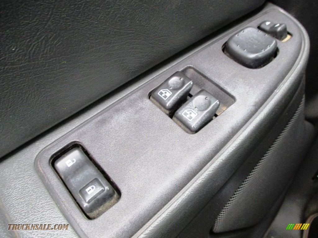 2005 Silverado 2500HD LS Extended Cab 4x4 - Silver Birch Metallic / Medium Gray photo #14