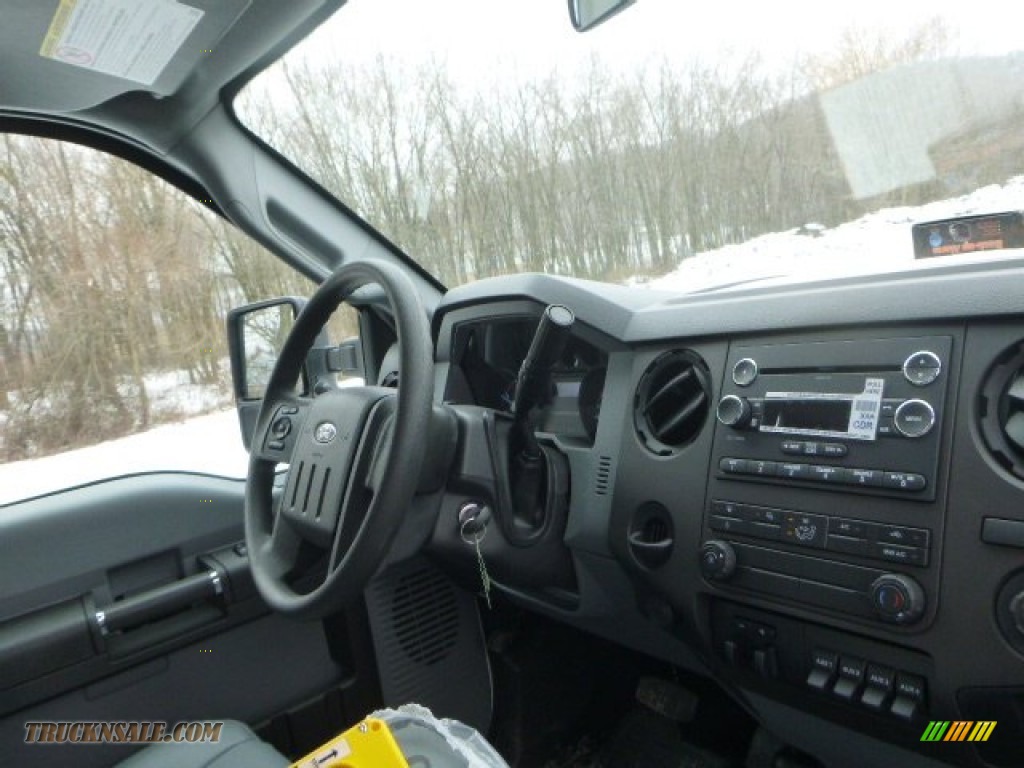 2015 F550 Super Duty XL Regular Cab 4x4 Dump Truck - Oxford White / Steel photo #12