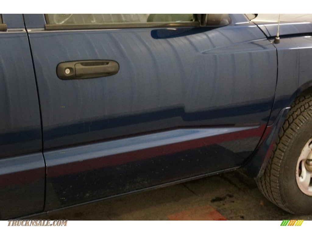 2005 Dakota ST Quad Cab 4x4 - Patriot Blue Pearl / Medium Slate Gray photo #43