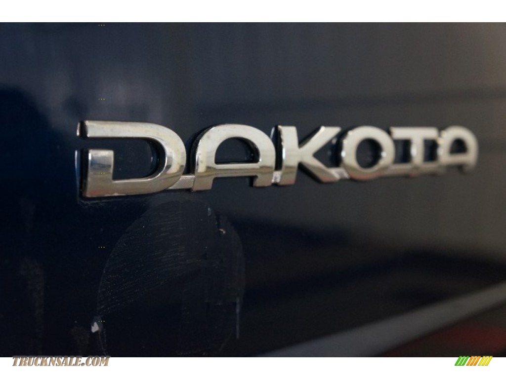 2005 Dakota ST Quad Cab 4x4 - Patriot Blue Pearl / Medium Slate Gray photo #68