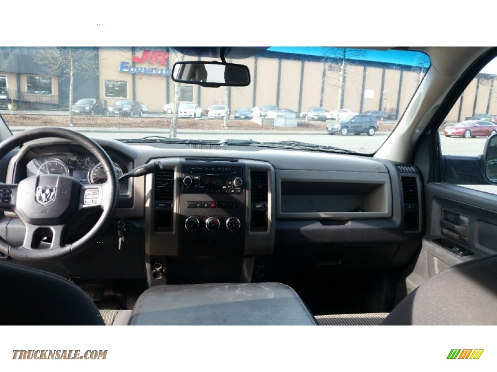 2012 Ram 2500 HD ST Crew Cab 4x4 - Bright White / Dark Slate/Medium Graystone photo #4