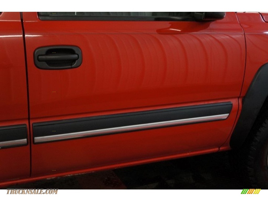 2005 Silverado 1500 Z71 Extended Cab 4x4 - Sport Red Metallic / Medium Gray photo #47
