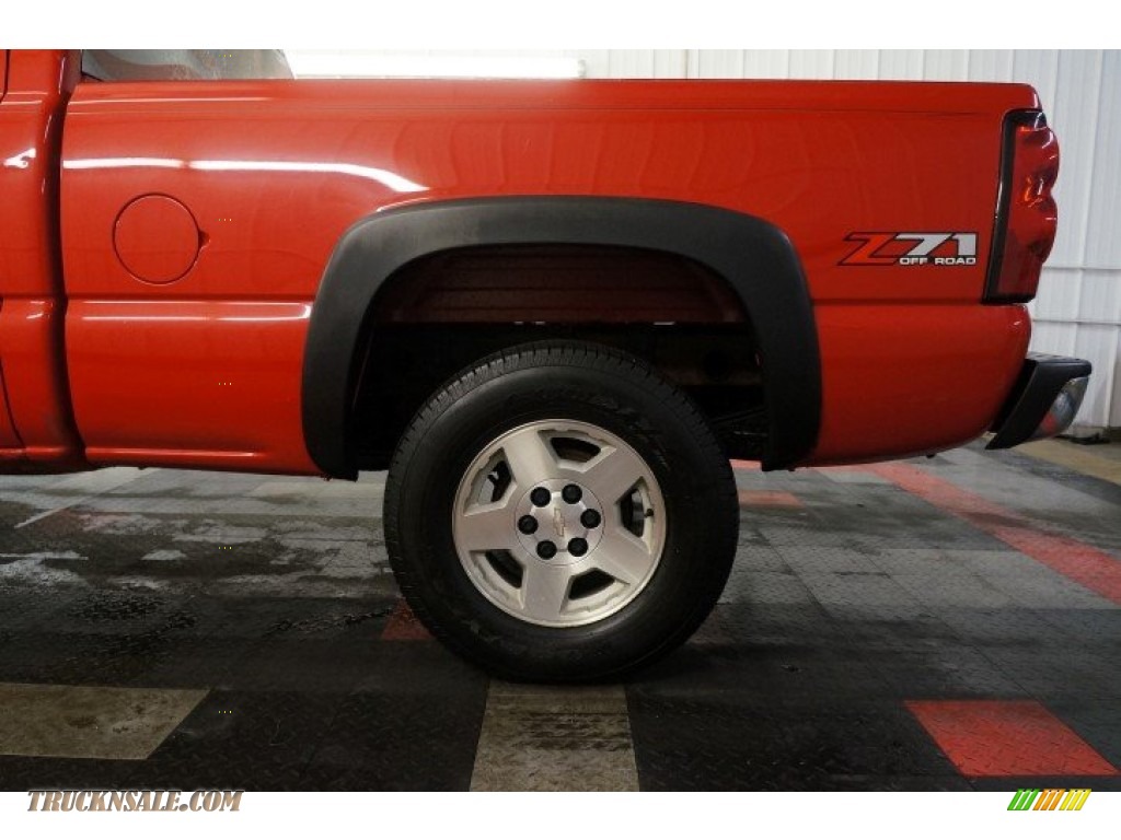 2005 Silverado 1500 Z71 Extended Cab 4x4 - Sport Red Metallic / Medium Gray photo #56