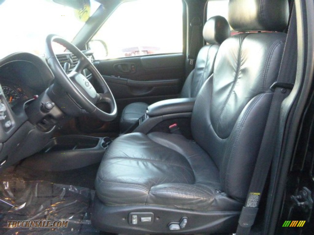 2003 S10 LS Crew Cab 4x4 - Black Onyx / Graphite photo #16