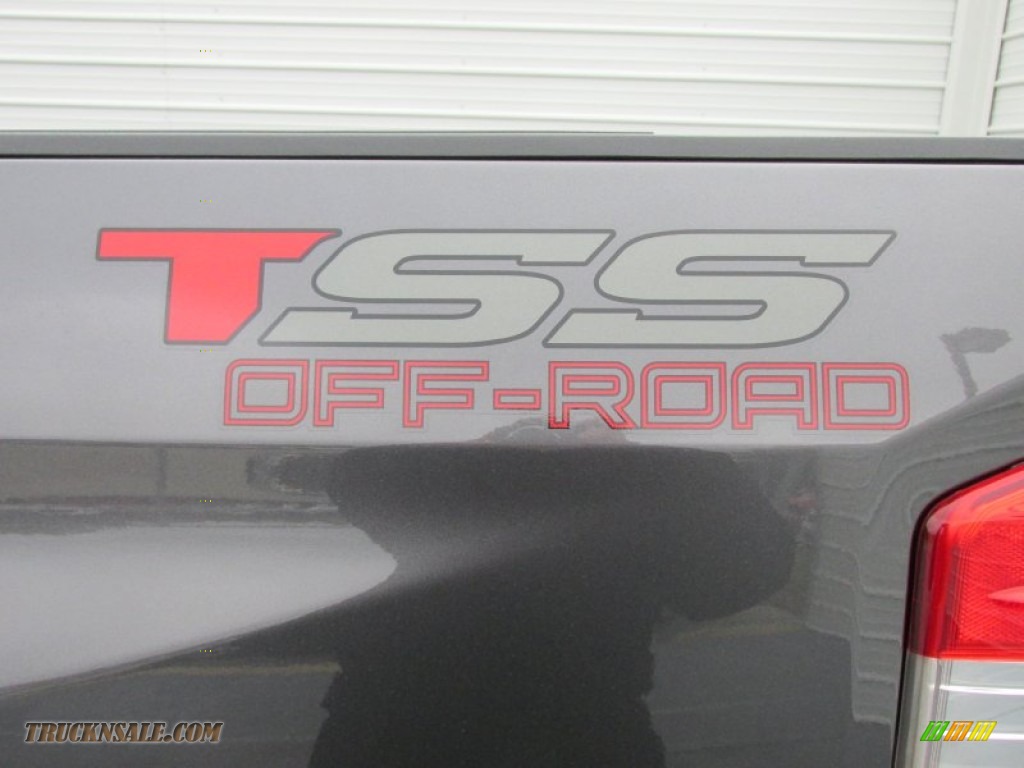 2015 Tundra SR5 Double Cab 4x4 - Magnetic Gray Metallic / Graphite photo #18
