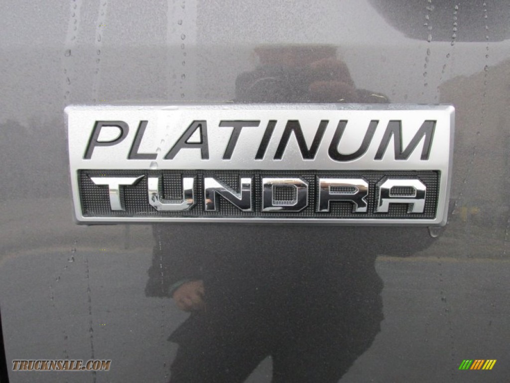 2015 Tundra Platinum CrewMax 4x4 - Magnetic Gray Metallic / Black photo #13