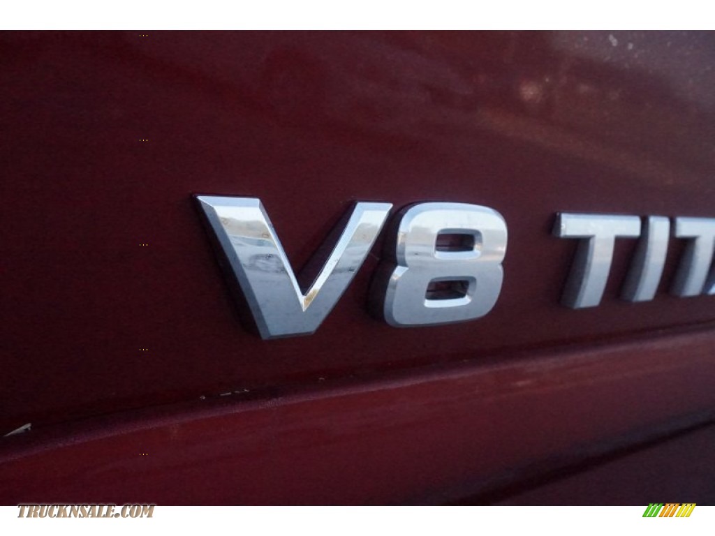 2015 Titan SV Crew Cab - Cayenne Red / Charcoal photo #12