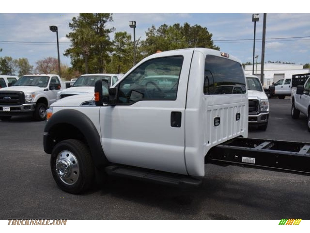 2015 F550 Super Duty XLT Regular Cab Chassis - Oxford White / Steel photo #7