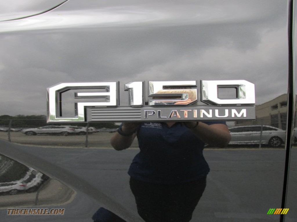2015 F150 Platinum SuperCrew 4x4 - Tuxedo Black Metallic / Black photo #14