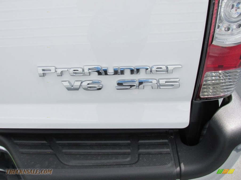 2015 Tacoma V6 PreRunner Double Cab - Super White / Graphite photo #16