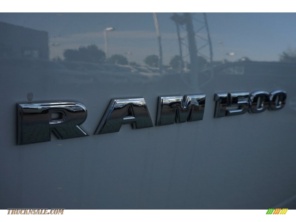 2011 Ram 1500 ST Crew Cab - Bright White / Dark Slate Gray/Medium Graystone photo #14