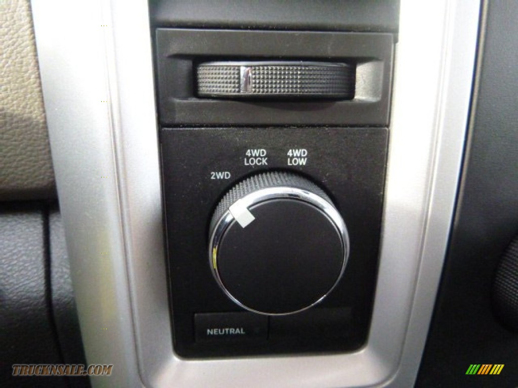 2012 Ram 1500 SLT Quad Cab 4x4 - Bright White / Dark Slate Gray/Medium Graystone photo #19