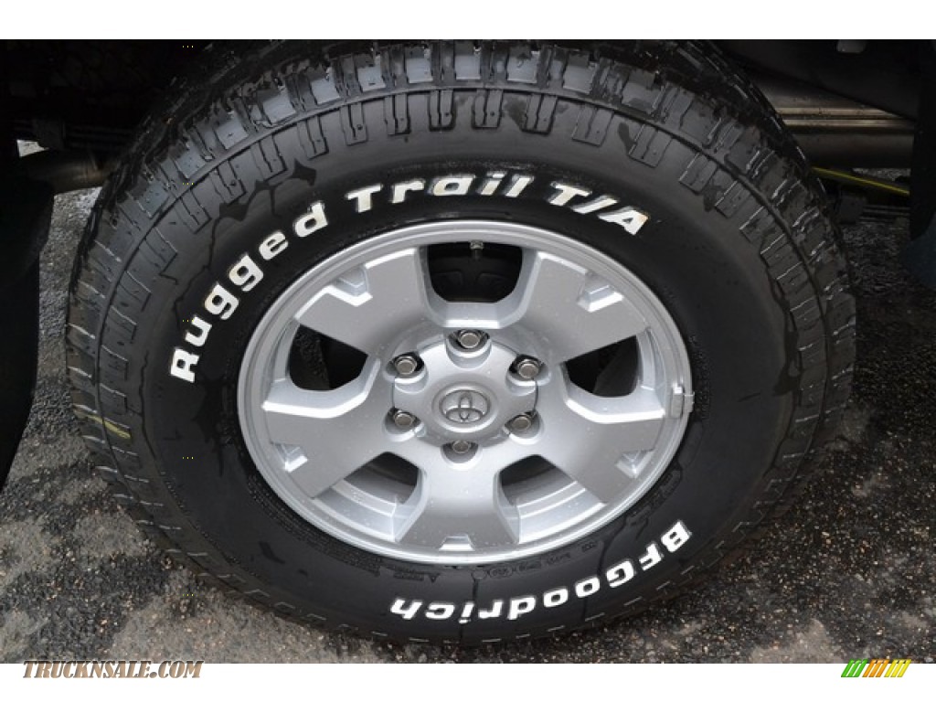2015 Tacoma V6 Double Cab 4x4 - Silver Sky Metallic / Graphite photo #9