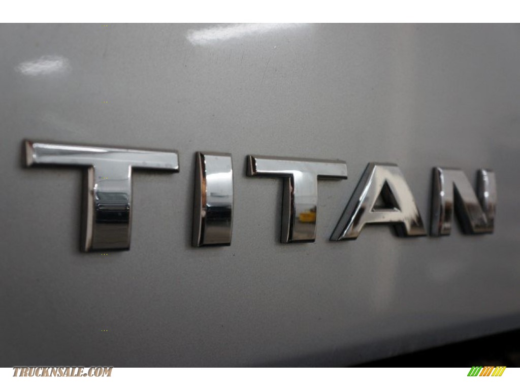 2004 Titan LE King Cab 4x4 - Radiant Silver / Graphite/Titanium photo #81