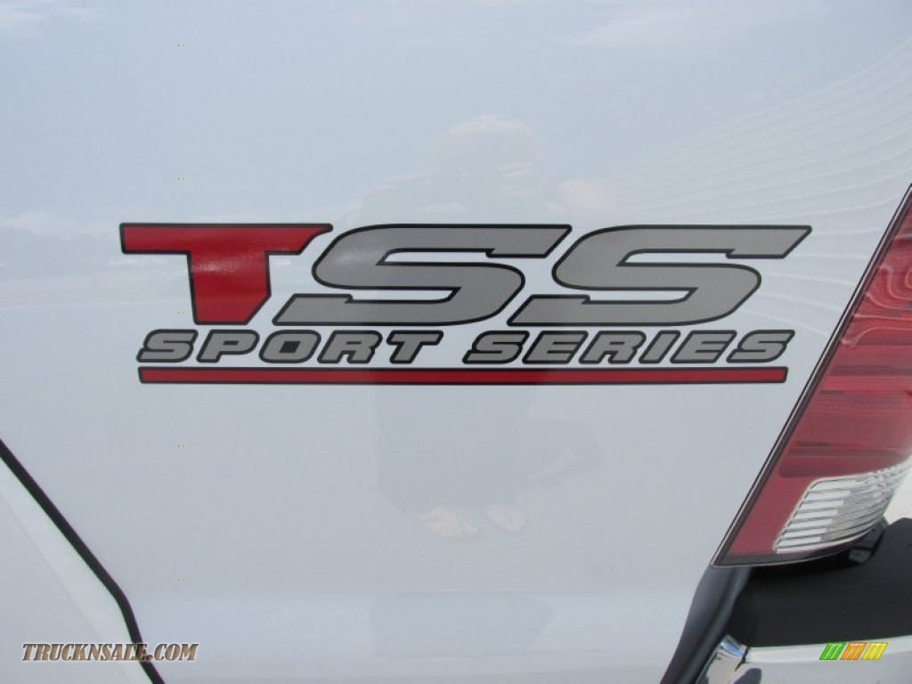 2015 Tacoma TSS PreRunner Double Cab - Super White / Graphite photo #14