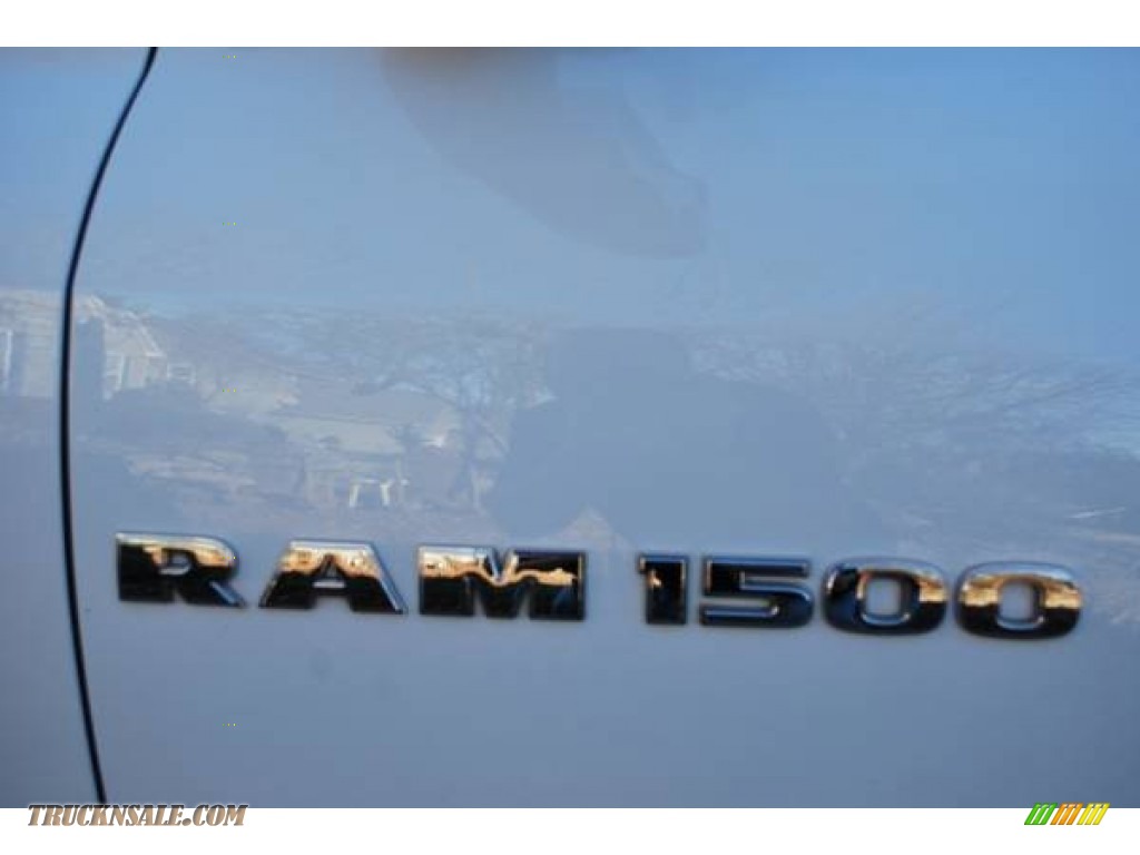 2011 Ram 1500 ST Quad Cab - Bright White / Dark Slate Gray/Medium Graystone photo #7