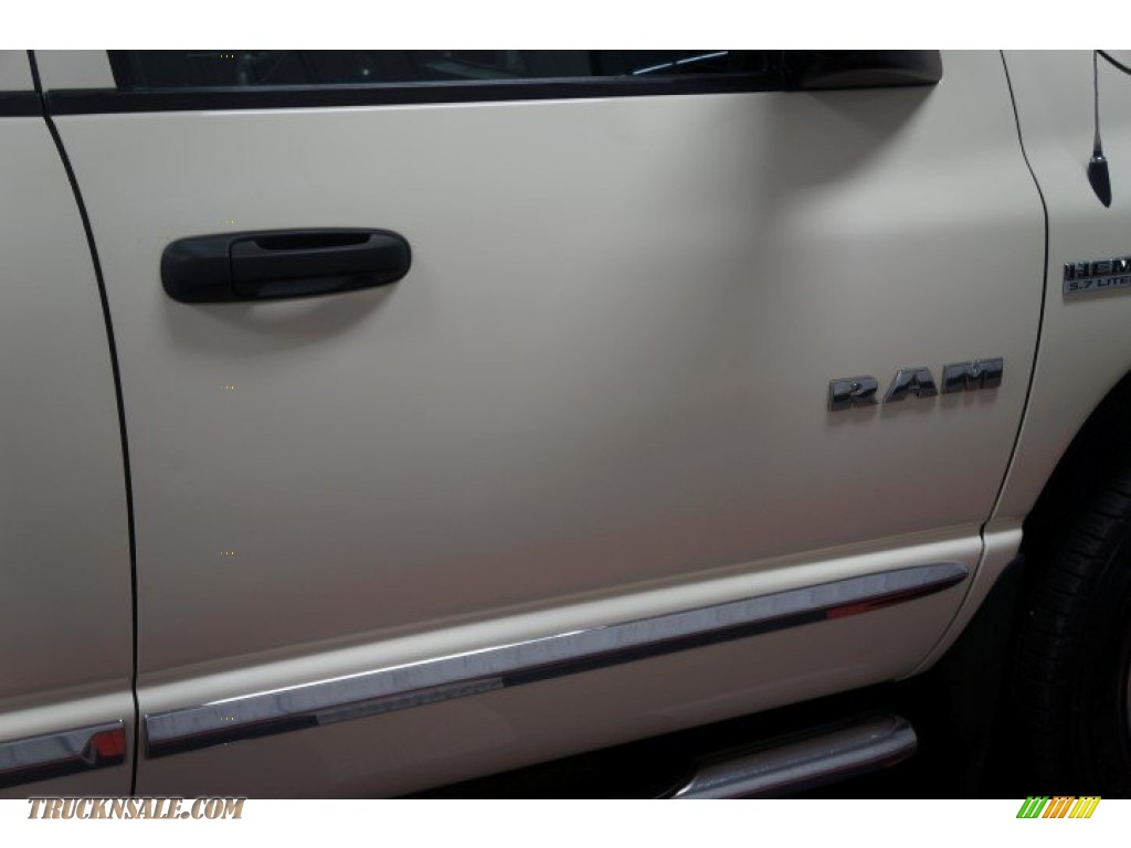 2008 Ram 1500 Big Horn Edition Quad Cab 4x4 - Bright White / Medium Slate Gray photo #44