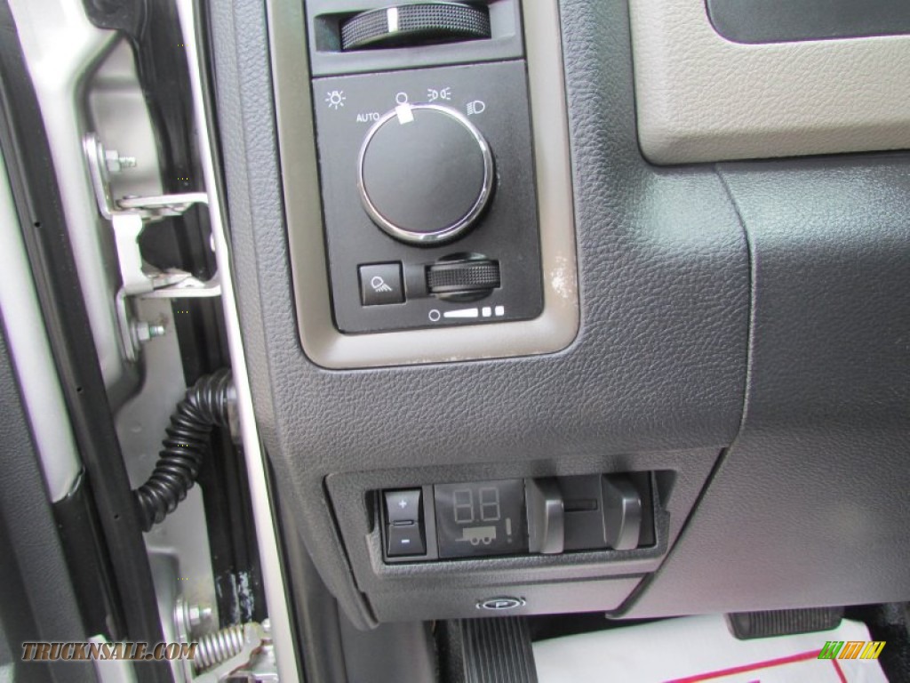 2012 Ram 2500 HD ST Crew Cab 4x4 - Bright Silver Metallic / Dark Slate/Medium Graystone photo #33