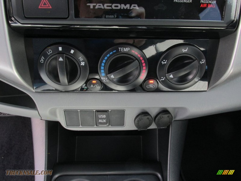 2015 Tacoma V6 PreRunner Double Cab - Black / Graphite photo #28