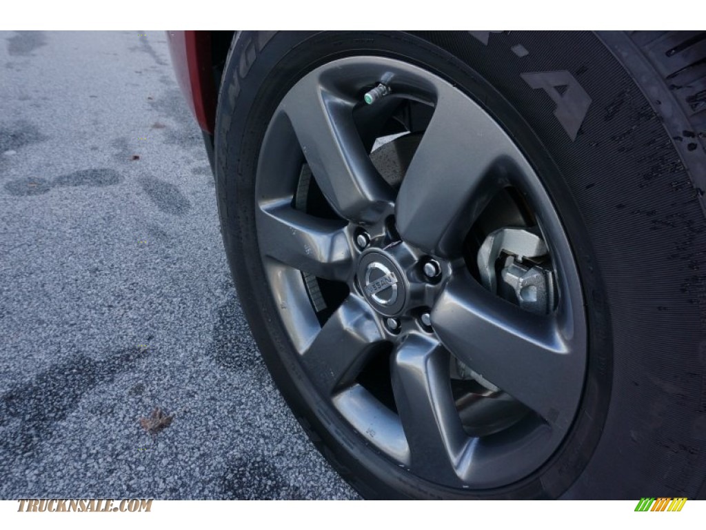 2015 Titan SV King Cab 4x4 - Cayenne Red / Charcoal photo #11