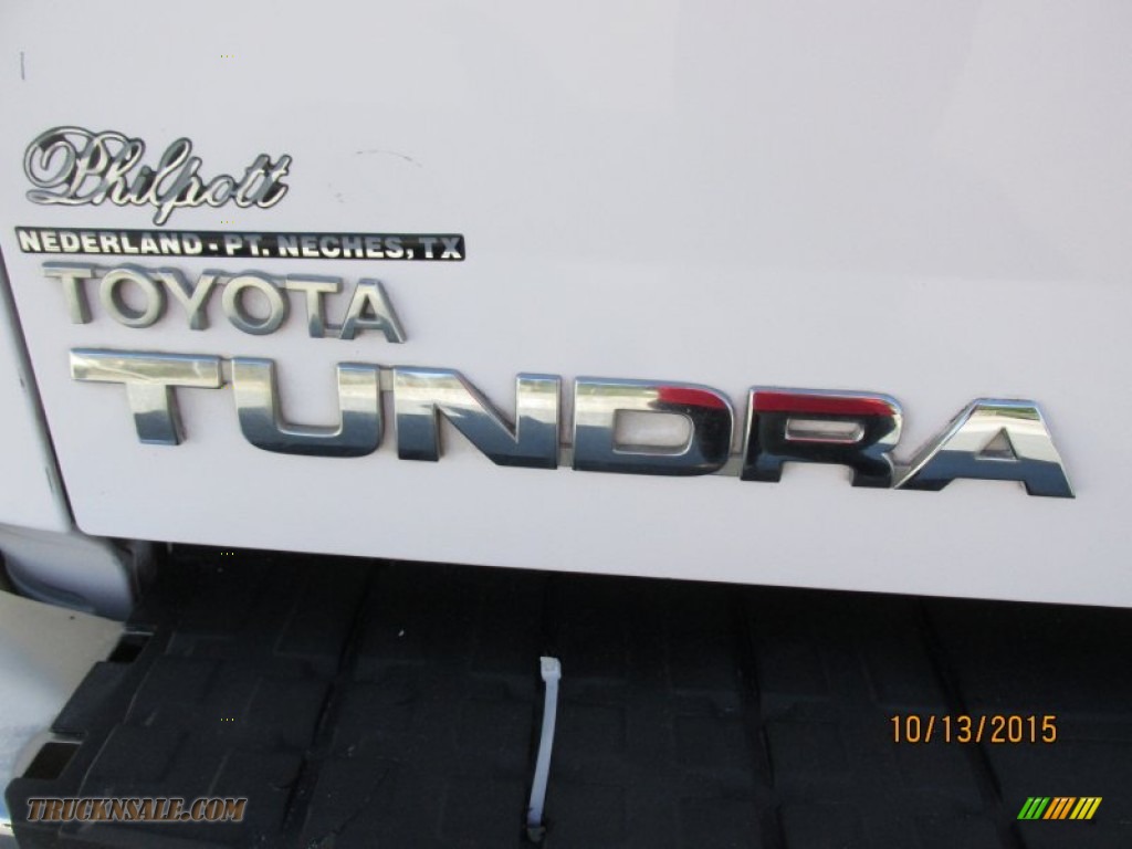 2009 Tundra SR5 Double Cab - Super White / Graphite Gray photo #13