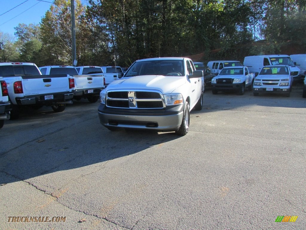 Bright White / Dark Slate Gray/Medium Graystone Dodge Ram 1500 SLT Quad Cab 4x4