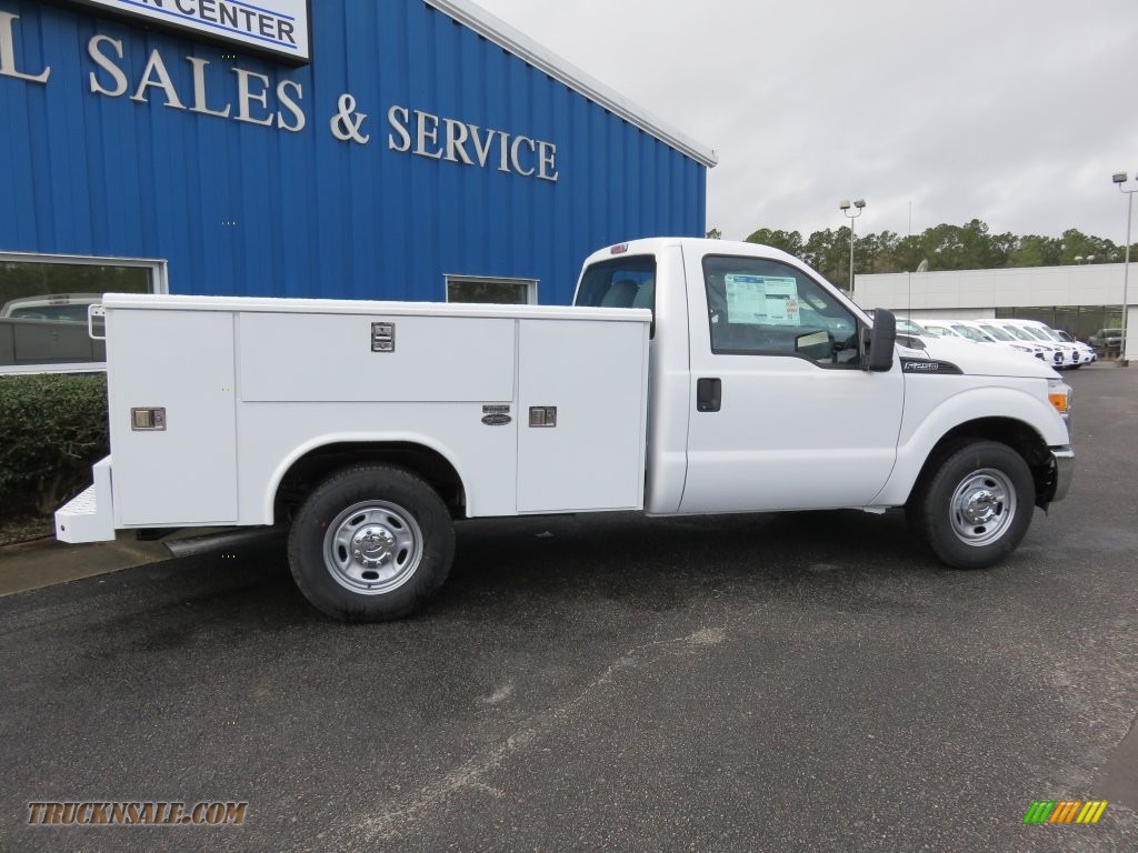 2016 F250 Super Duty XL Regular Cab Chassis - Oxford White / Steel photo #2