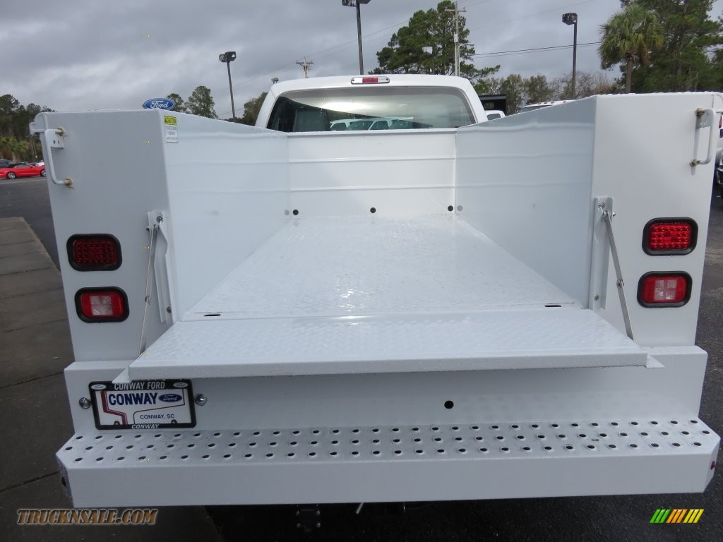2016 F250 Super Duty XL Regular Cab Chassis - Oxford White / Steel photo #5