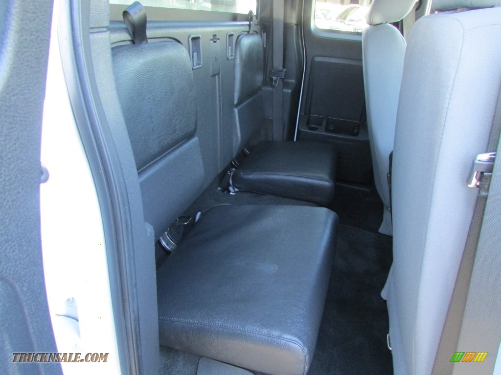 2011 Dakota Big Horn Extended Cab - Bright White / Dark Slate Gray/Medium Slate Gray photo #36