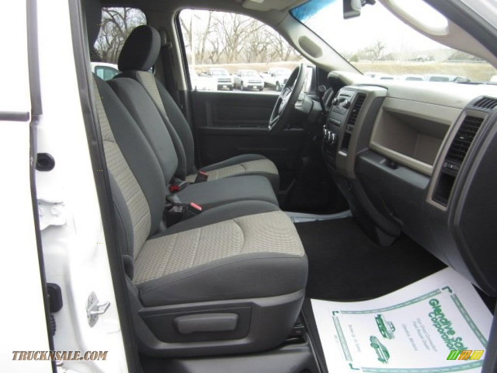 2011 Ram 1500 ST Quad Cab 4x4 - Bright White / Dark Slate Gray/Medium Graystone photo #14