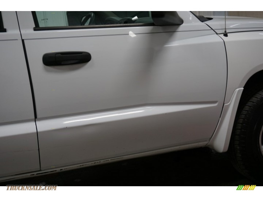 2006 Dakota SLT Quad Cab 4x4 - Bright White / Medium Slate Gray photo #63