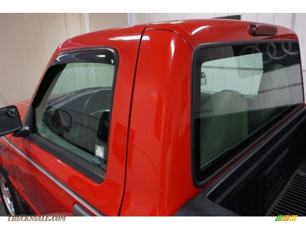 2000 Ranger XLT Regular Cab - Bright Red / Medium Graphite photo #70
