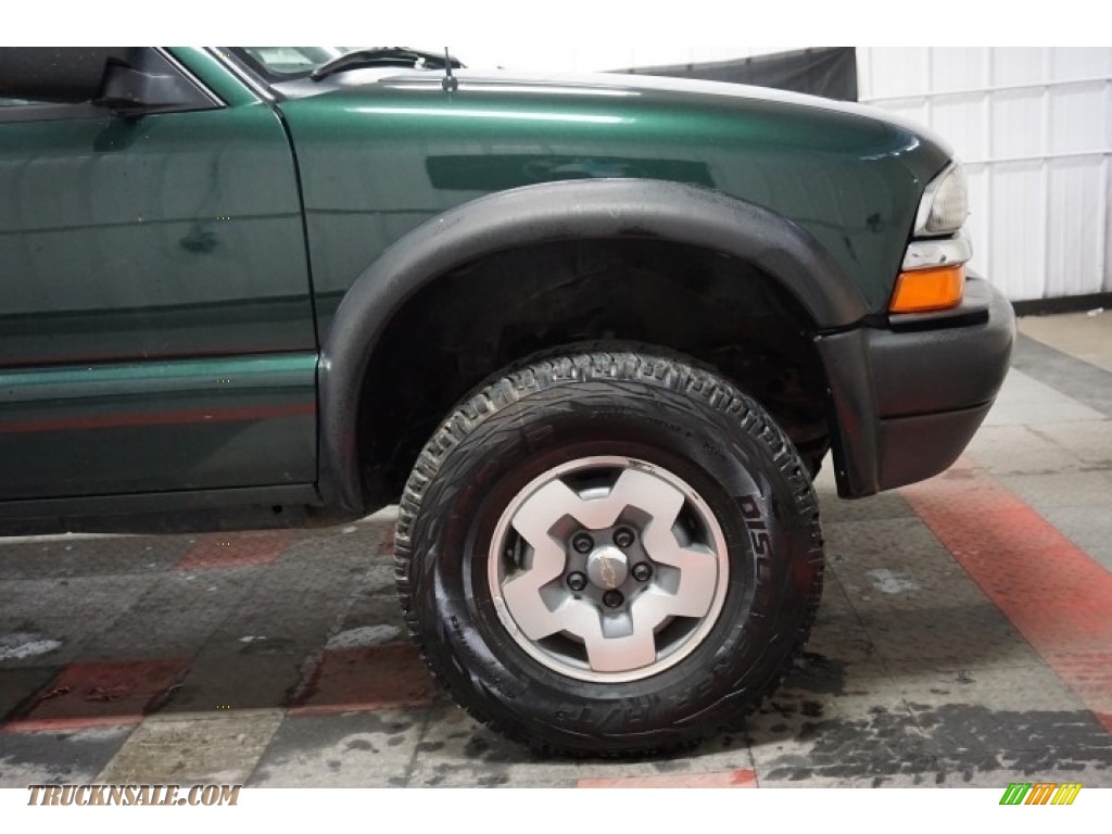 2001 S10 ZR2 Extended Cab 4x4 - Forest Green Metallic / Graphite photo #45
