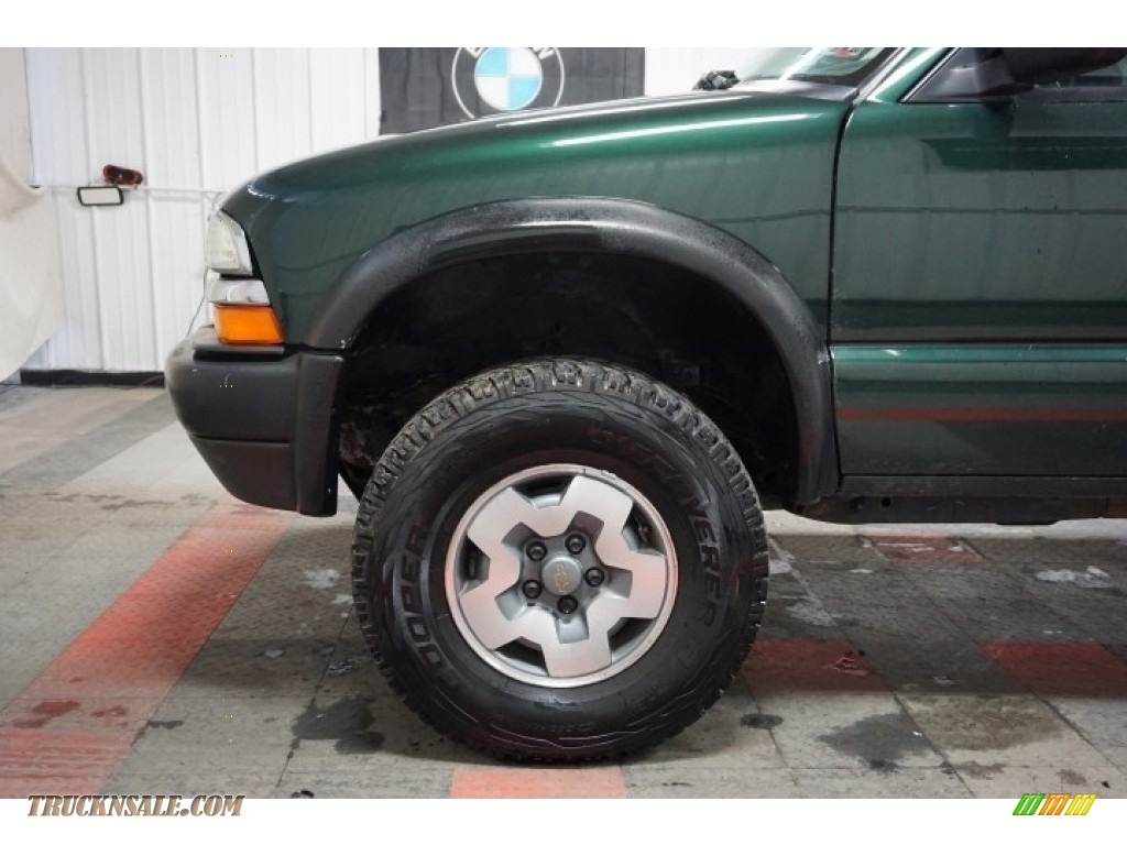 2001 S10 ZR2 Extended Cab 4x4 - Forest Green Metallic / Graphite photo #70