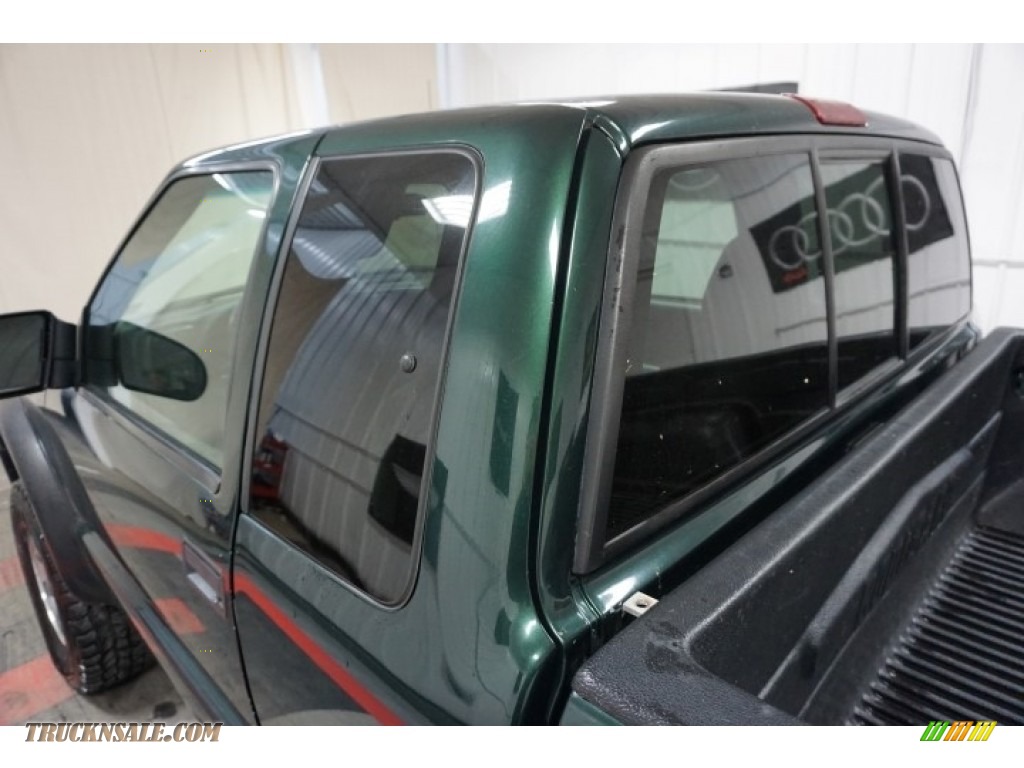 2001 S10 ZR2 Extended Cab 4x4 - Forest Green Metallic / Graphite photo #76