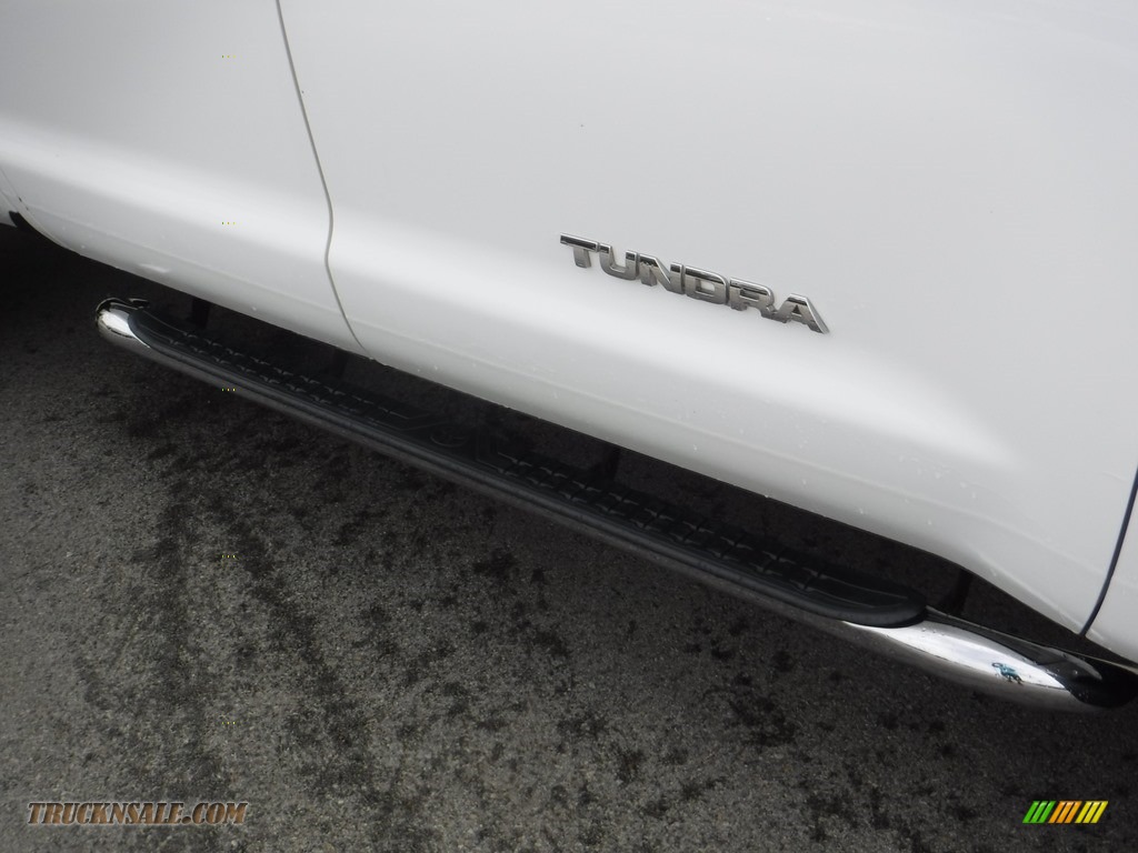 2007 Tundra SR5 TRD Double Cab 4x4 - Super White / Graphite Gray photo #3