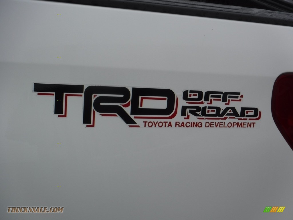 2007 Tundra SR5 TRD Double Cab 4x4 - Super White / Graphite Gray photo #10