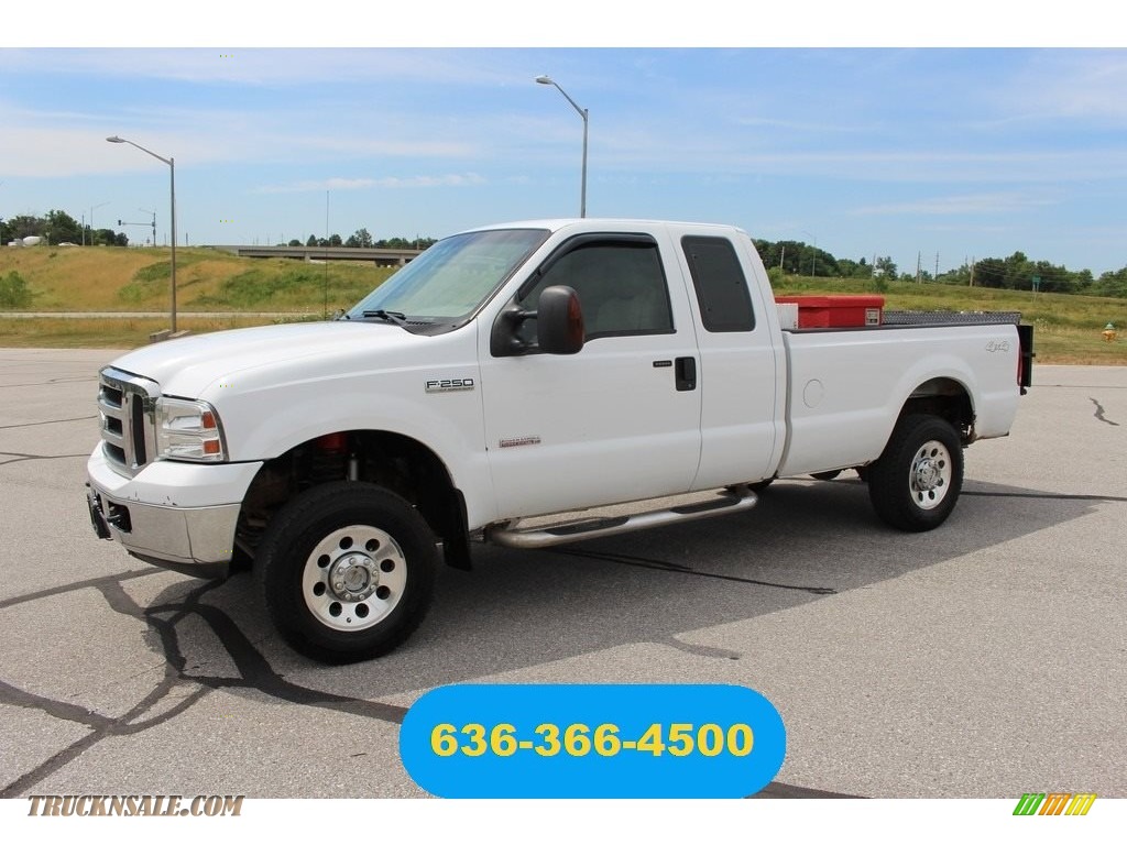 Oxford White Clearcoat / Tan Ford F250 Super Duty XLT SuperCab 4x4