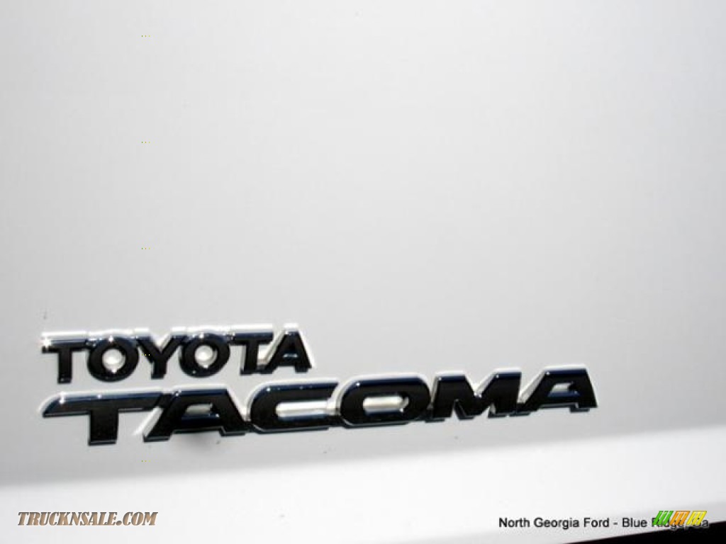 2005 Tacoma Access Cab - Super White / Taupe photo #33