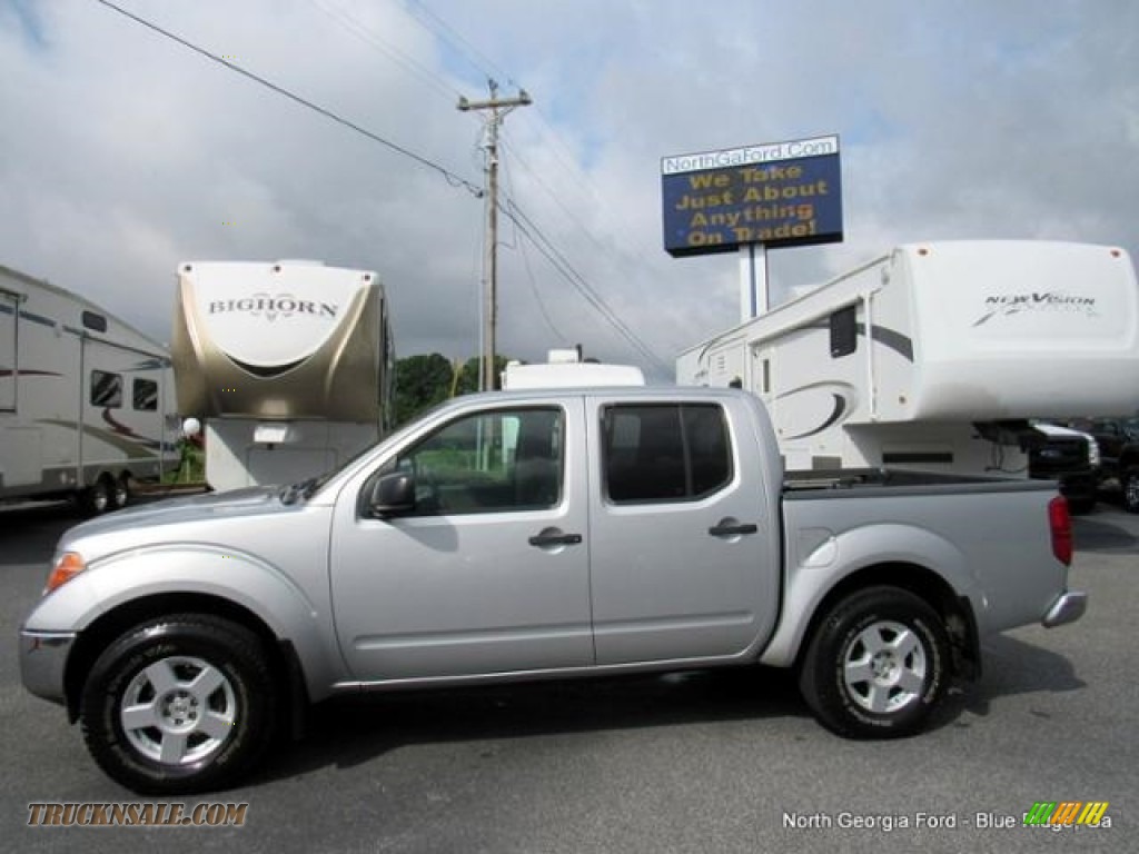 2006 Frontier LE Crew Cab 4x4 - Radiant Silver / Steel photo #2
