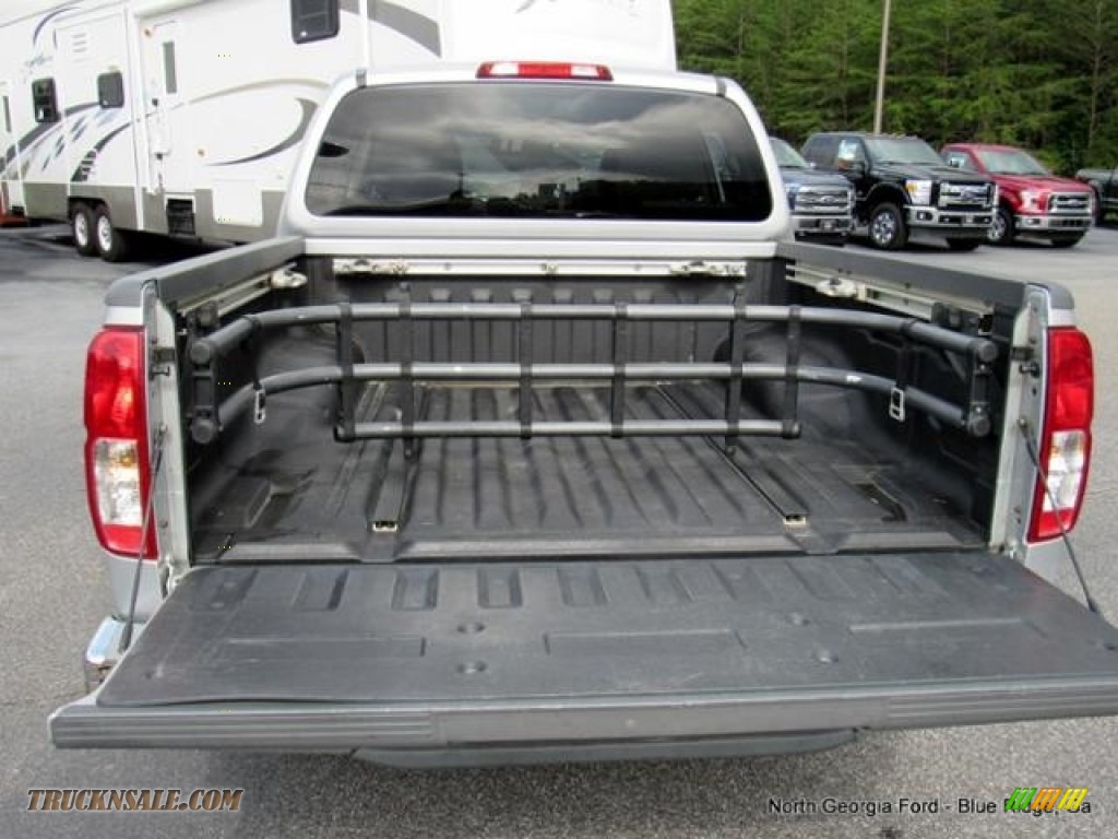 2006 Frontier LE Crew Cab 4x4 - Radiant Silver / Steel photo #15