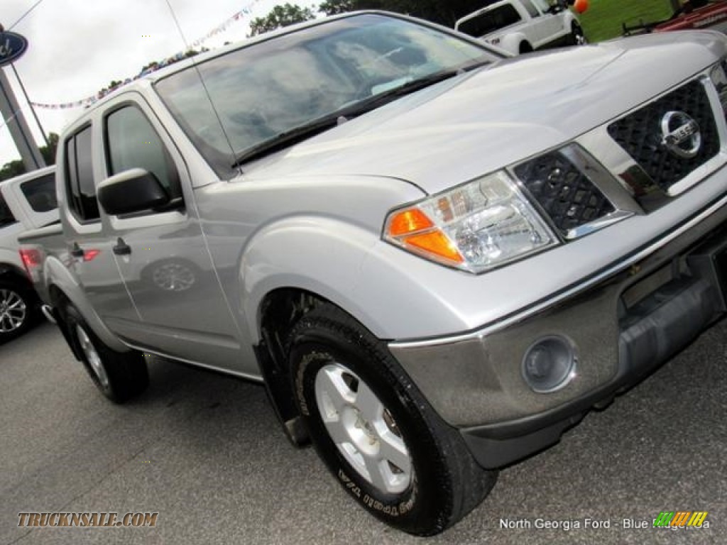 2006 Frontier LE Crew Cab 4x4 - Radiant Silver / Steel photo #30