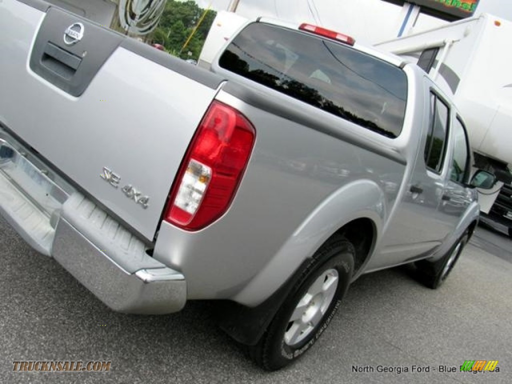 2006 Frontier LE Crew Cab 4x4 - Radiant Silver / Steel photo #31