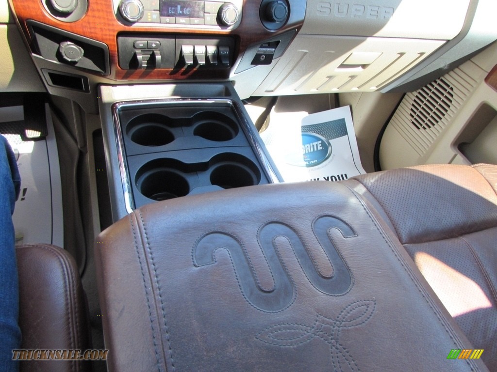 2011 F350 Super Duty King Ranch Crew Cab 4x4 Dually - White Platinum Tri-Coat Metallic / Adobe photo #43