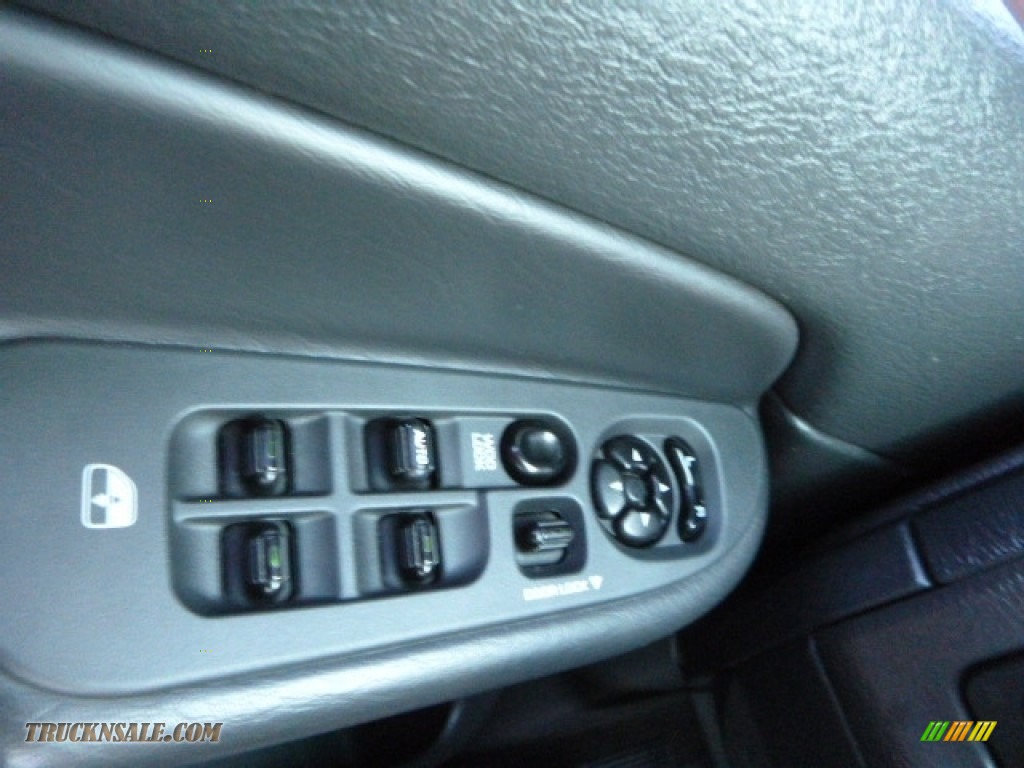 2005 Ram 2500 ST Quad Cab 4x4 - Mineral Gray Metallic / Dark Slate Gray photo #20