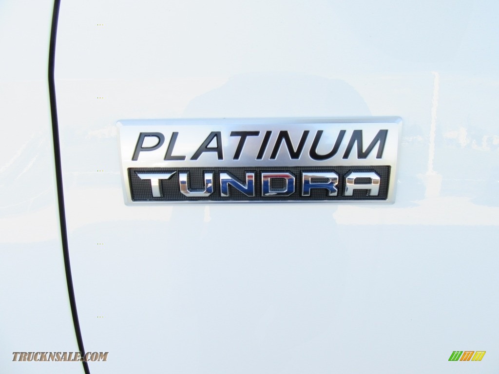 2017 Tundra Platinum CrewMax 4x4 - Super White / Black photo #14