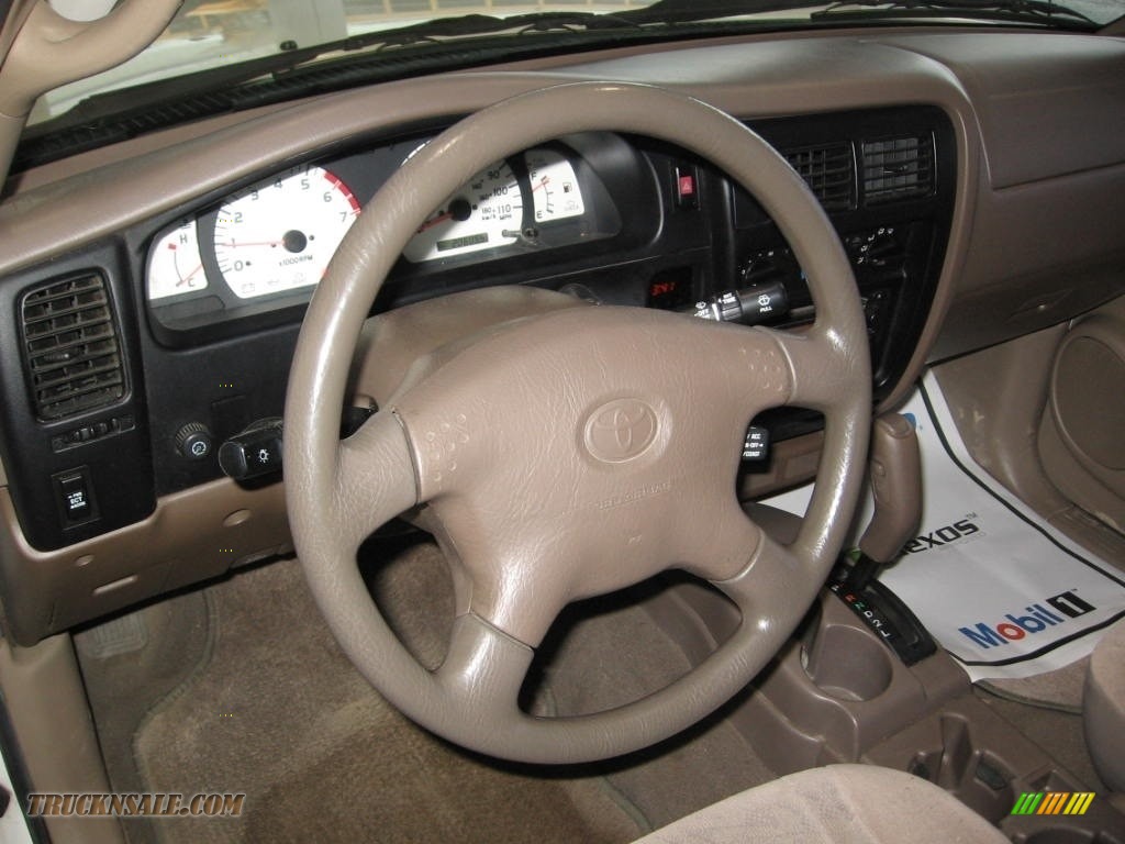 2004 Tacoma V6 PreRunner Double Cab - Super White / Oak photo #6