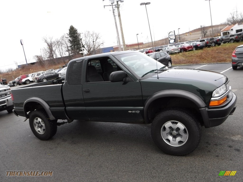 2001 S10 LS Extended Cab 4x4 - Forest Green Metallic / Graphite photo #6